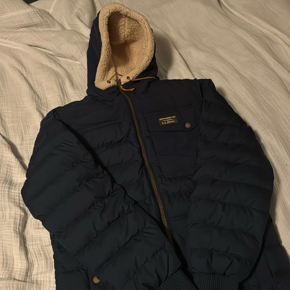 Puffer LL Bean jacket. Size xs. Super cozy.